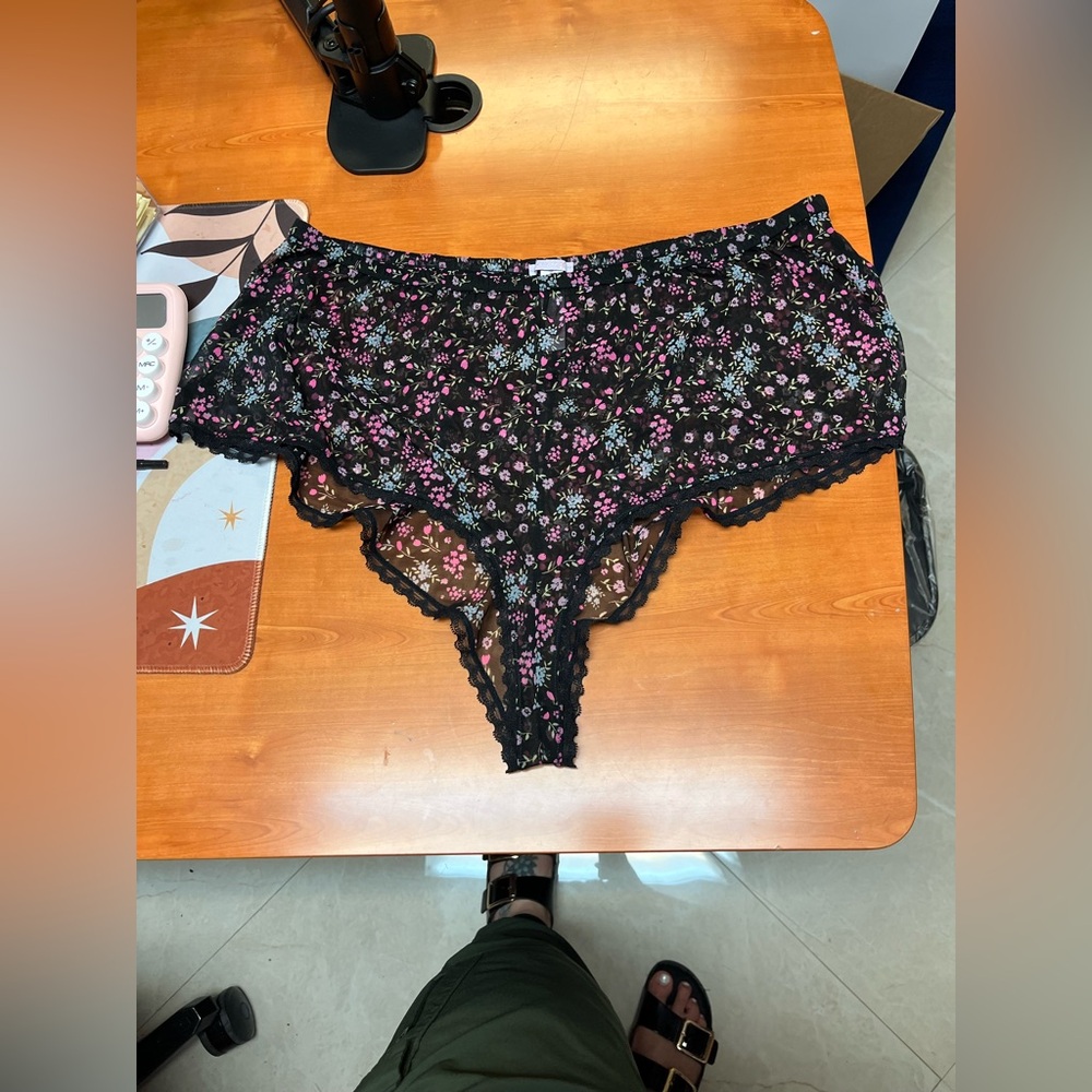 Savage X Fenty Floral Mesh Lingerie Set – Top 3X / Bottom 2X - Picture 9 of 12